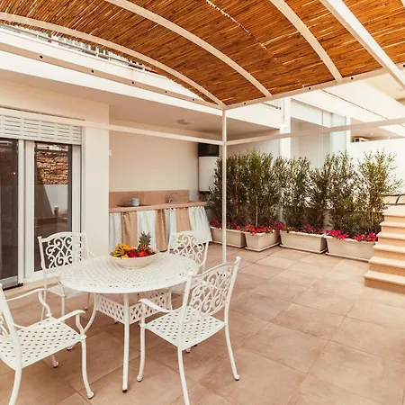 Da Riva & Pool - Housea *