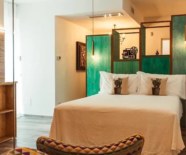 Da Riva & Pool - Housea شقة
