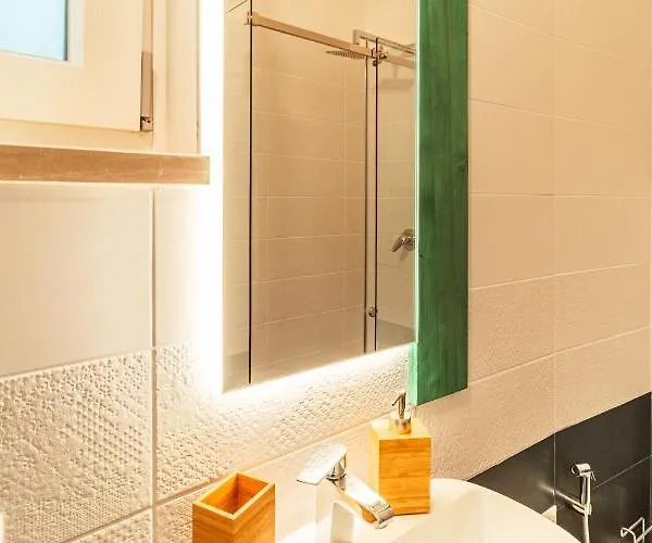 Da Riva & Pool - Housea شقة